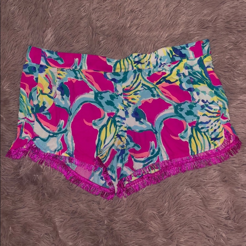 Size L Lilly Pulitzer shorts
